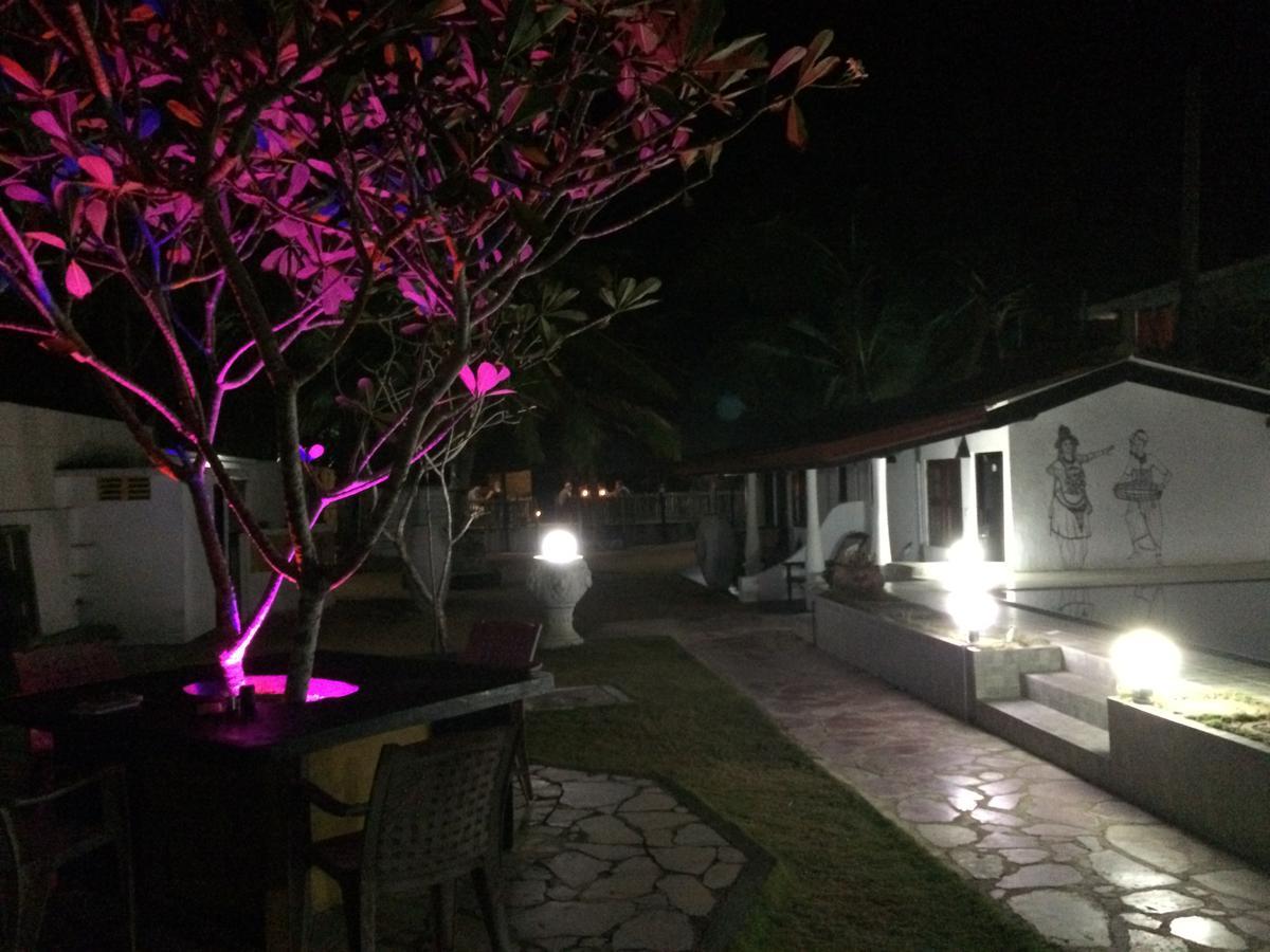 Janus Paradise Rest Bentota Exterior foto